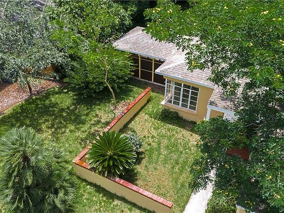 4th image of 837 Mayfair Cir