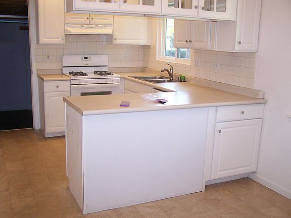 4th image of 1672 Palm Ave