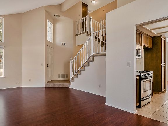 5th image of 949 Vintage Oak Ave