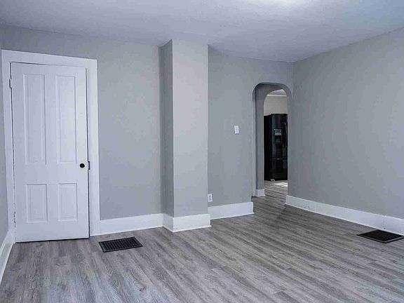 5th image of 1432 W 6th St