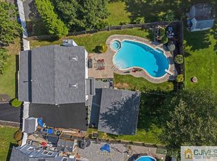 10 Crescent Rd, Edison, NJ 08817