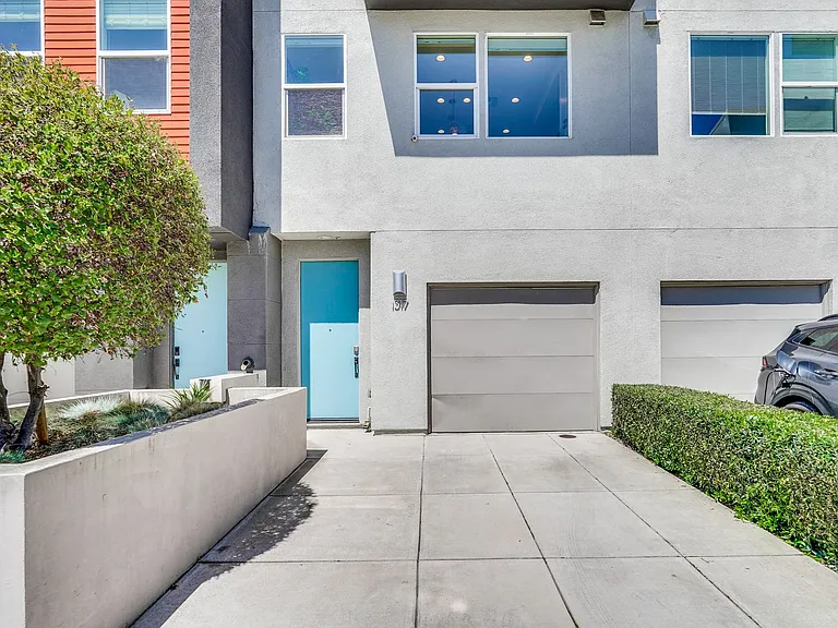 1317 Pullman Way — Photo 4