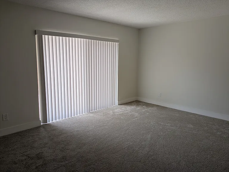 1458 N Lawnwood Cir #26B — Photo 6