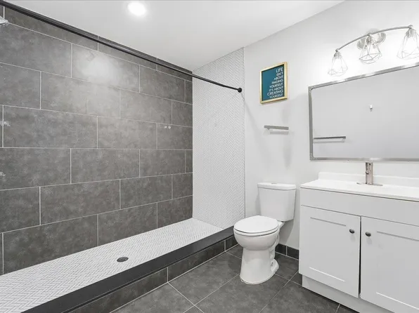 225 Freeman Avenue image 14 of 24