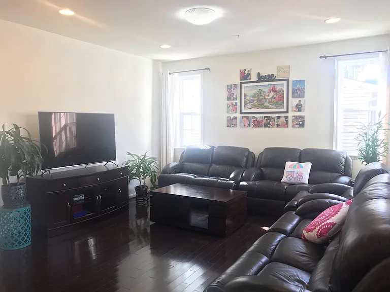 906 Saint Martins Loop — Photo 7