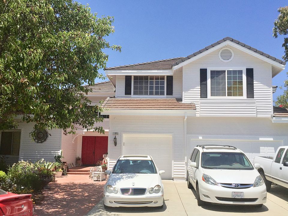2nd image of 11913 Maple Crest St