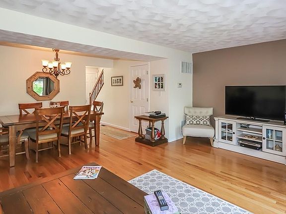 5th image of 4304 Deerfield Cir #4304