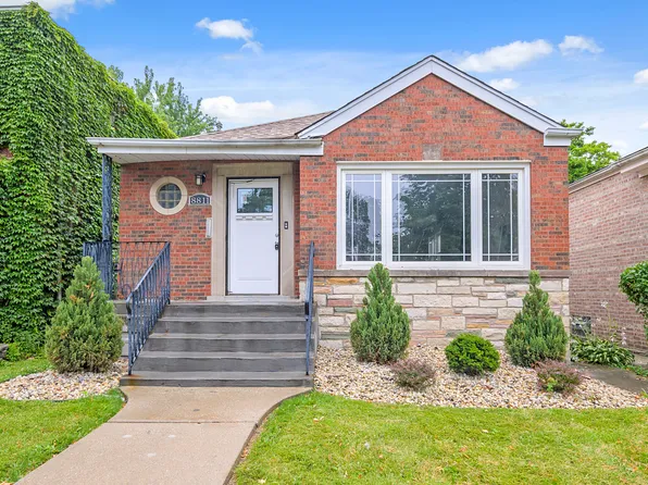 8811 S Bennett Ave, Chicago, IL 60617