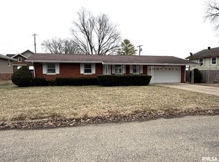 33 N 17th Ave, Canton, IL 61520