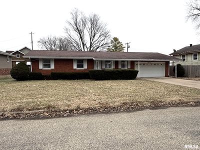 33 N 17th Ave, Canton, IL, 61520