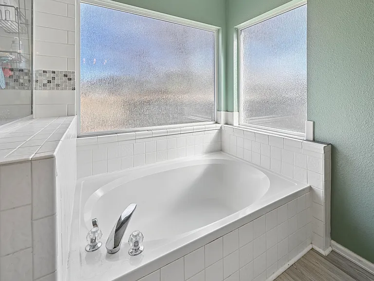 4910 Hawk Meadow Dr — Photo 10