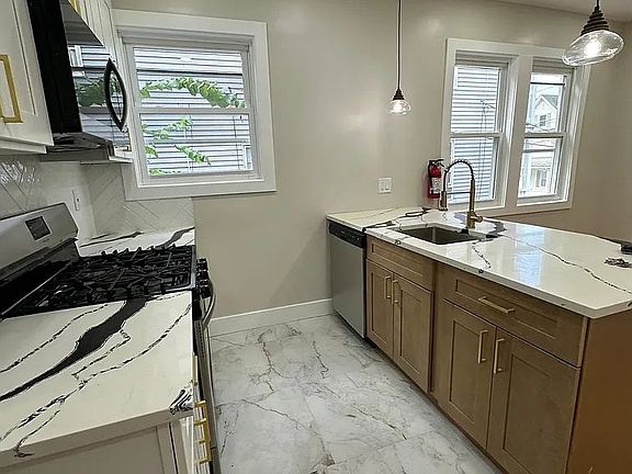 3rd image of 263 Pindle Ave #2A