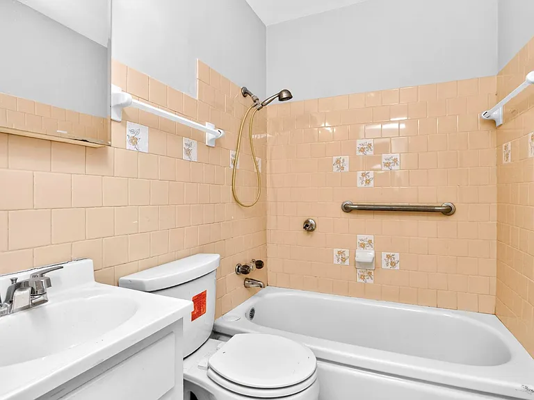 2423 Underwood St — Photo 28