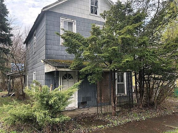 4th image of 907 Centre Ave
