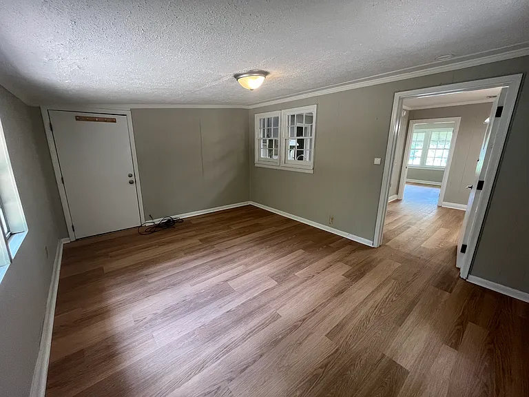 333 E Main St — Photo 5