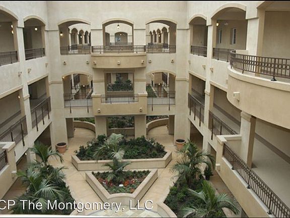 3rd image of 4205 Cahuenga Blvd APT 101