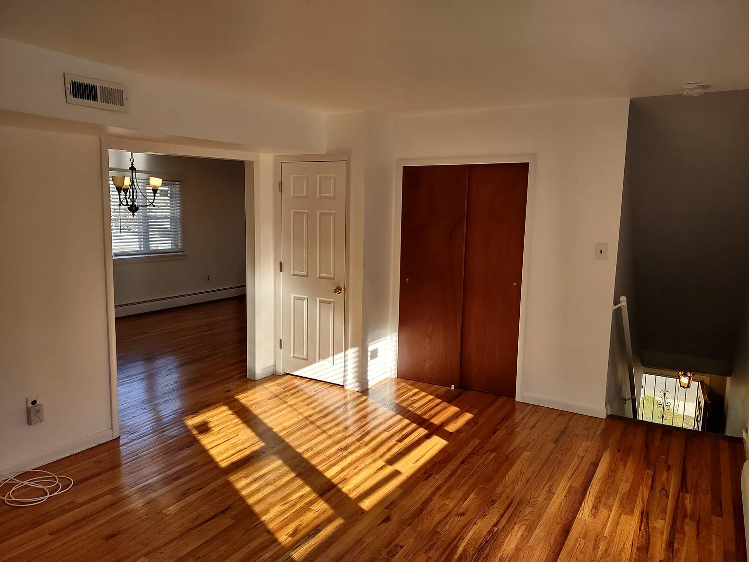 2 bed, 1050 sqft, $2,095 — Photo 3
