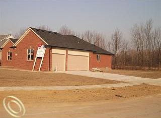 5th image of 32770 Kathleen Dr
