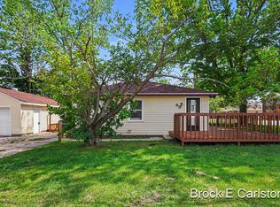 85 Lakeshore Blvd, Muskegon, MI 49444