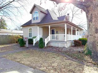 821 E 6th St, Centralia, IL