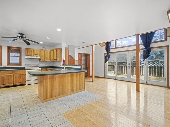 5th image of 67 Amherst Rd #1