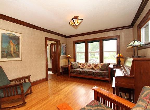 4th image of 3454 35th Ave S
