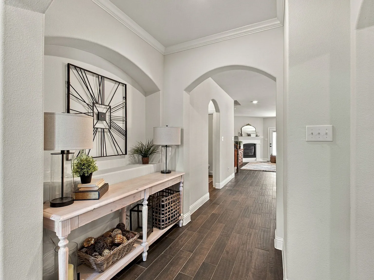 4 bed, 3.5 bath, 2800 sqft, $3,100 — Photo 4