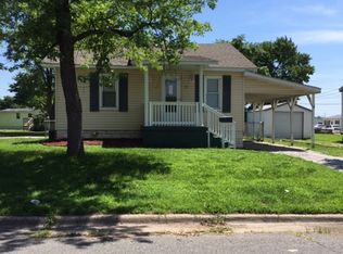 115 N 13th St, Wood River, IL 62095