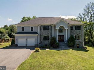 9830 River Rd, Potomac, MD 20854