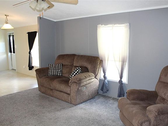 4th image of 17 Bloomdale Mobile Home Park