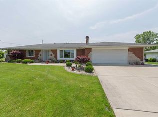 19100 Sundale Dr, South Bend, IN 46614