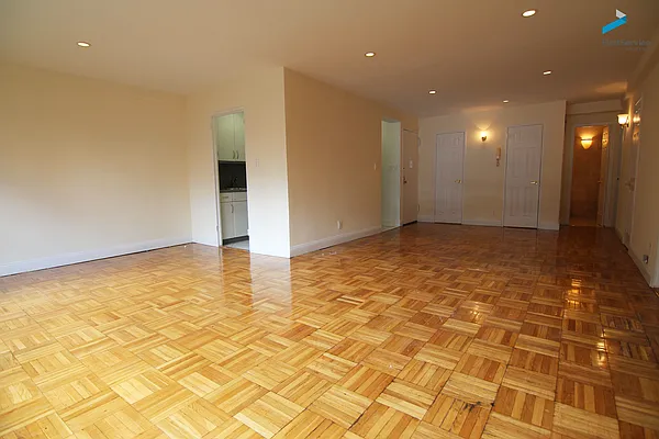 Rented by FirstService Realty (legacy) | media 31