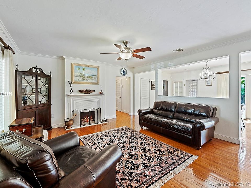 1st image of 1438 Robbia Ave