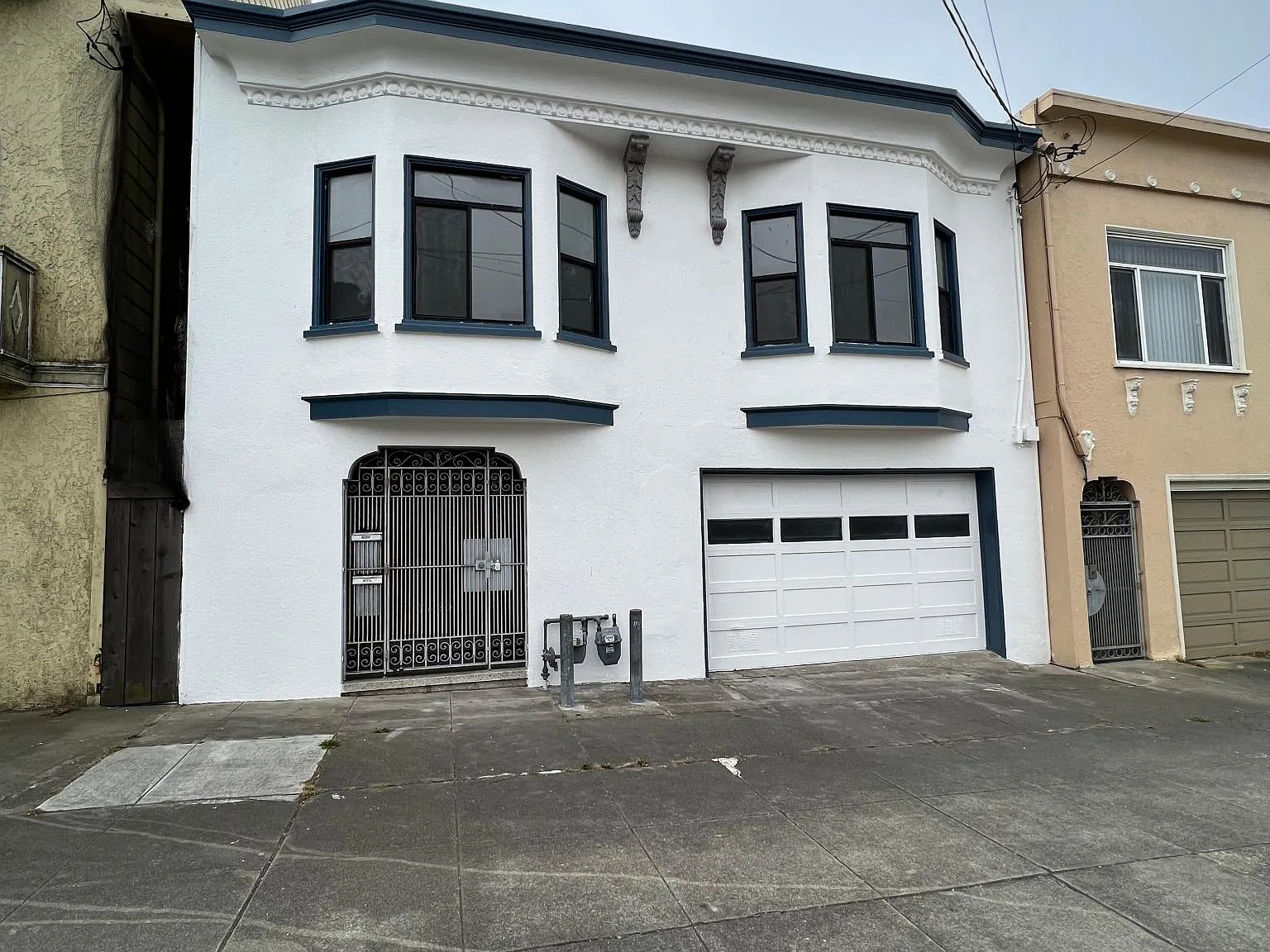 2 bed, 649 sqft, $4,200 — Photo 1