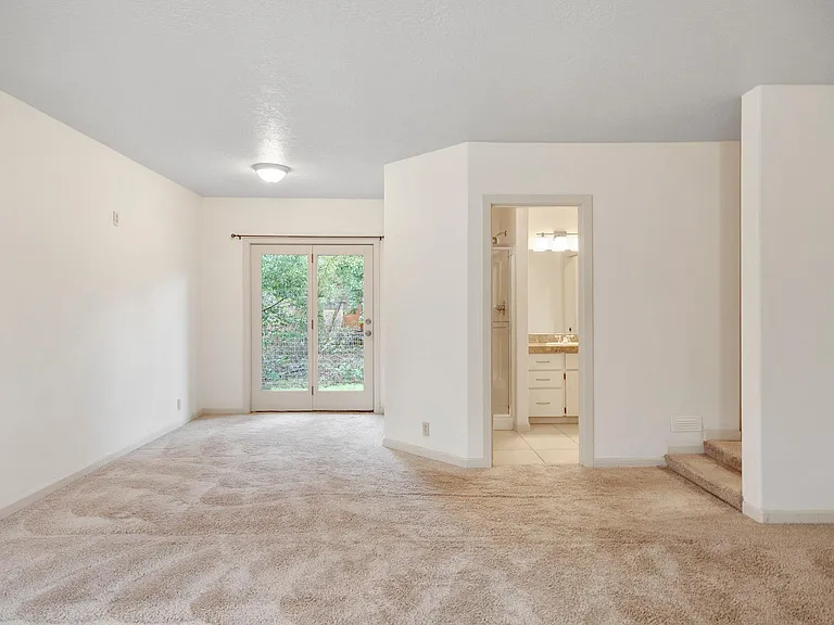 6011 SE Insley St — Photo 13