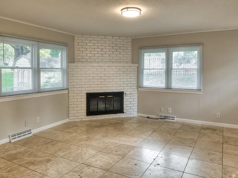 3511 S 107th Avenue Cir — Photo 11