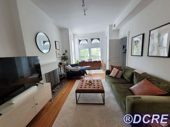 1037 N Hoyne Ave APT 3