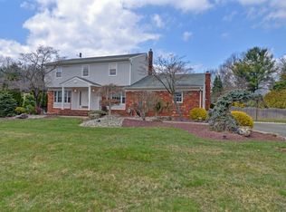 5 Inge Ln, Marlboro, NJ 07746
