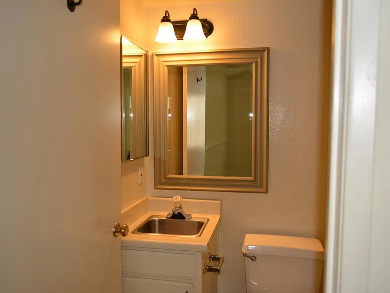 5251 Willowcrest Ave #5 — Photo 32
