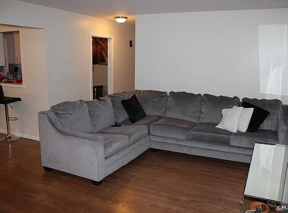 3rd image of 44 Memphis Ave #1