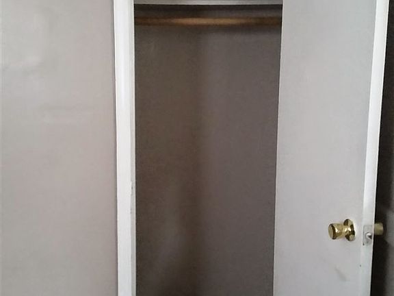 Bedroom3 (3)