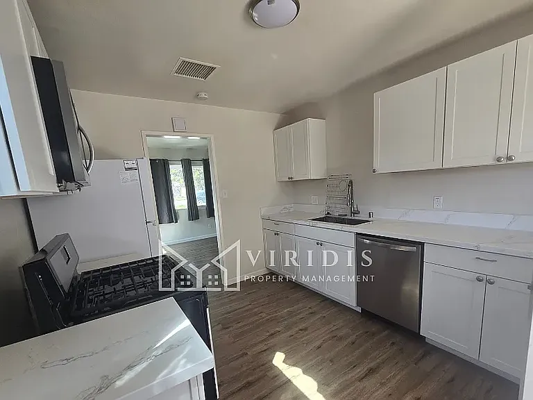 2312 Castro Ln — Photo 7