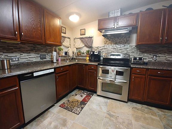 4th image of 14126 Hunter Grove Dr #44