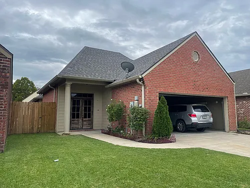 128 Oakbend Dr Photo 1