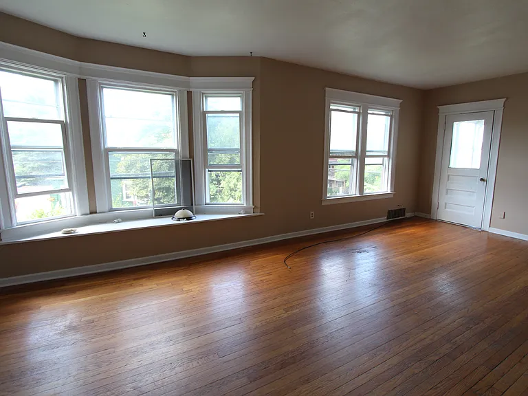 300 1/2 S Lowell Ave — Photo 12