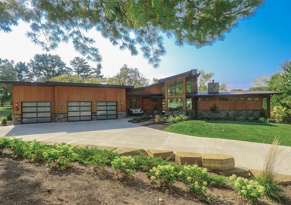 1st image of 3 Voorhees Dr