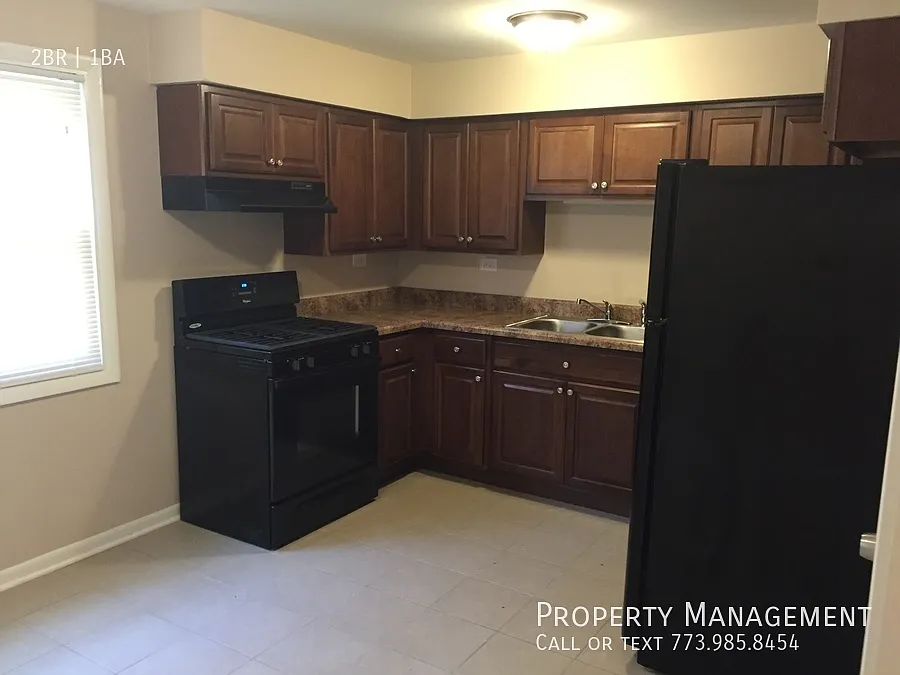 918 Parkwood Dr - 1W — Photo 4