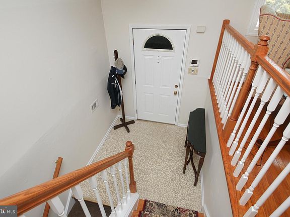 3rd image of 105 Woodview Ln