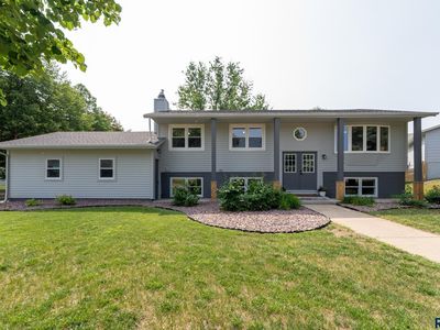 2400 S Sheffield Cir, Sioux Falls, SD, 57106