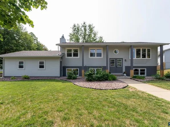 2400 S Sheffield Cir, Sioux Falls, SD 57106